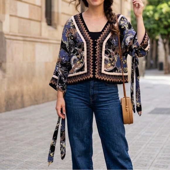 Free People Tops - Free People Catch Me If You Can Tie Sleeve Blouse Size Small Flowy
Peasant Boho